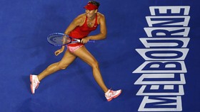 Sharapova Melaju Mulus ke Semifinal, Halep Kalah