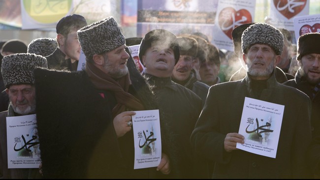 Lautan Manusia pada Protes Kartun Nabi di Chechnya