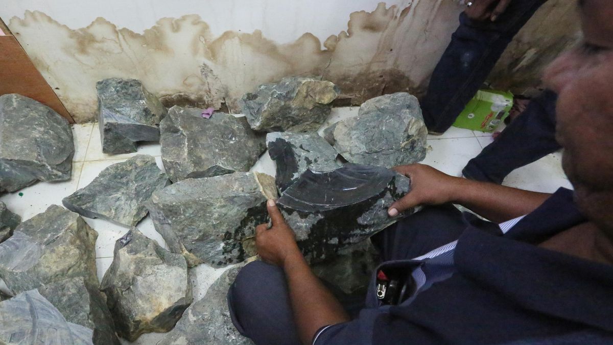 Temukan Giok 5.000 Ton, Pemkab Nagan Raya Pakai untuk Bangun Masjid