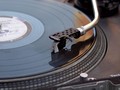 Andil Kecil Vinil Mencegah Pembajakan Musik