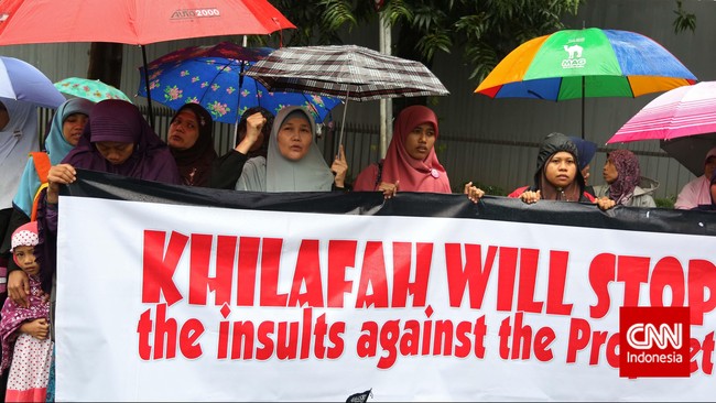Ketua Pengurus Majelis Az-Zikra Khotib Kholil menyatakan Hizbut Tahrir Indonesia (HTI) batal menggunakan Aula Masjid Az-Zikra di Sentul, Bogor.