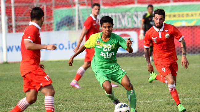 Pelatih timnas Indonesia Alfred Riedl sudah mendapatkan lampu hijau dari klub Eerste Divisi Belanda Telstar untuk memainkan Stefano Lilipaly.
