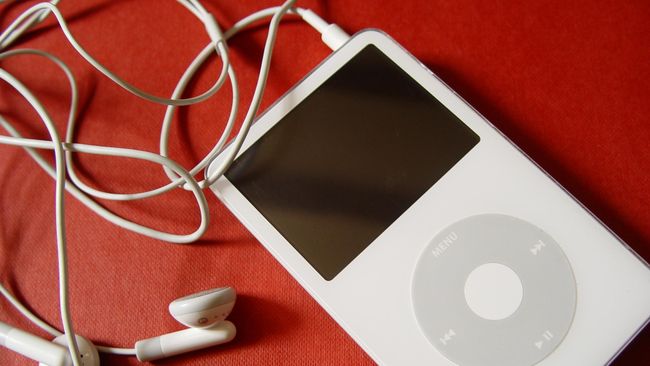 Siaran berbasis audio, podcast, belakangan ini kembali menjadi pilihan. Konsumsi podcast tahun ini bahkan diperkirakan akan terus meningkat di berbagai wilayah.
