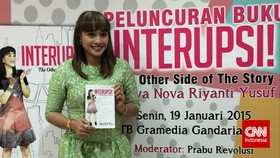 Interupsi!: Buku Curhat Sang Wakil Rakyat