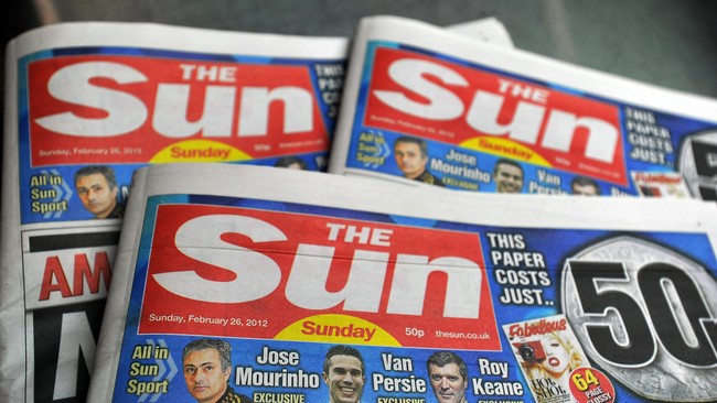 Tabloid terlaris Inggris, The Sun menghilangkan rubrik yang memuat foto model bertelanjang dada yang telah menjadi tradisi selama 44 tahun.