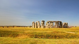 Usai Fenomena Matahari Muncul Bongkahan Baru Dekat Stonehenge