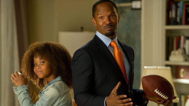 Film Annie diproduksi oleh Village Roadshow Pictures dengan menggandeng sutradara komedi Will Gluck.