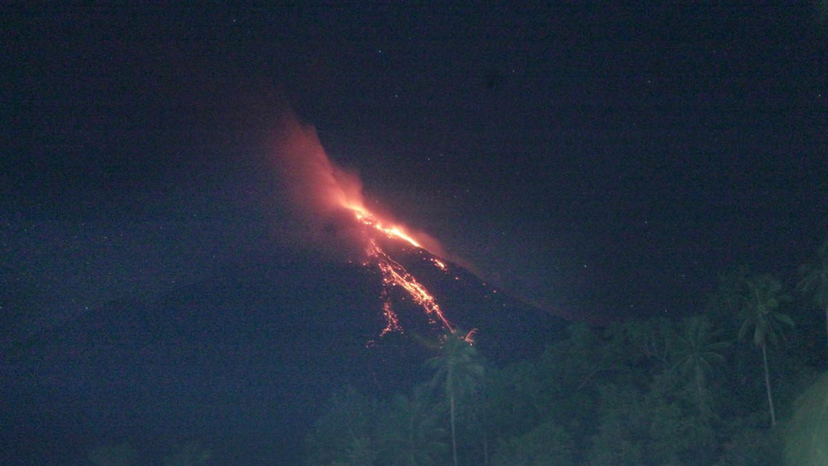 FOTO: Status Siaga Gunung Karangetang di Sulut