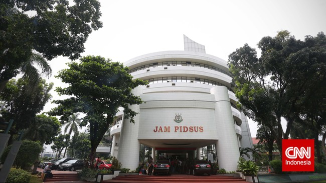 Kejagung Tetapkan 5 Korporasi Tersangka Kasus Korupsi Timah Kejaksaan Agung menetapkan lima korporasi tersangka kasus korupsi tata niaga komoditi timah di wilayah izin upaya pertambangan (IUP) PT Timah pada 2015-2022.