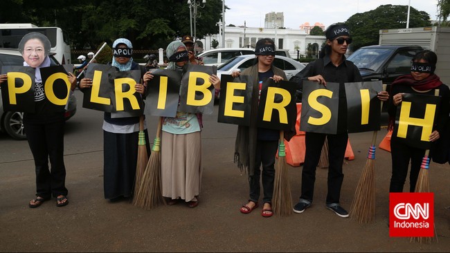 Kepolisian dianggap tersinggung karena KPK mengambil alih kasus Budi yang telah dinyatakan 'clean and clear' oleh Bareskrim Polri.