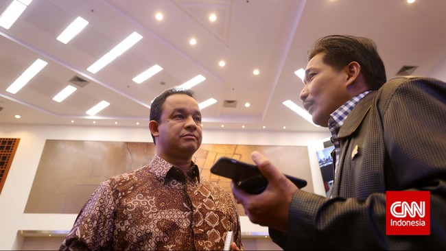 "Jangan keliru dalam menamakan. Ujian ini tidak tersambung dengan internet tapi yang tersambung satu sama lain atau LAN," kata Mendikbud Anies Baswedan.
