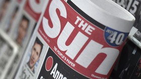 Rubrik Model 'Topless' Kembali Hadir di The Sun