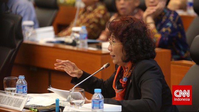 Pengusaha ikan budidaya mengaku dirugikan oleh kebijakan moratorium kapal dan larangan trashipment yang dibuat Menteri Kelautan dan Perikanan Susi Pudjiastuti.