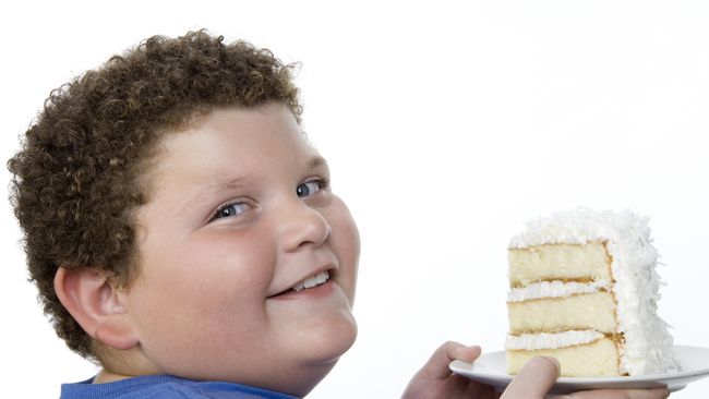 Terlalu banyak konsumsi makanan manis bisa membuat anak mudah terserang diabetes saat dewasa.