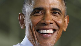 Kala Presiden Barack Obama 'Nyanyikan' Uptown Funk