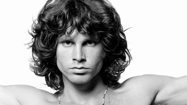 Semasa hidupnya, selain musik, Jim Morrison kerap menulis puisi hingga jurnal. Karya-karyanya tersebut akan dibukukan.