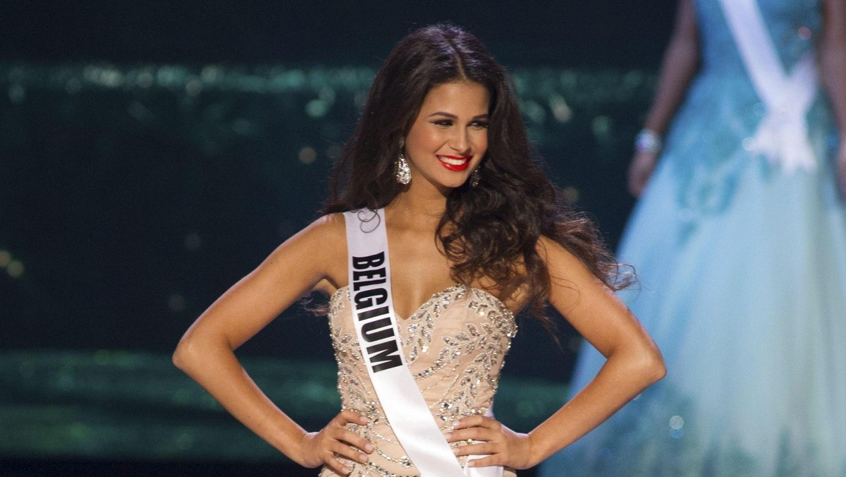 Gaun Malam dan Perempuan Cantik di Preliminary Miss Universe