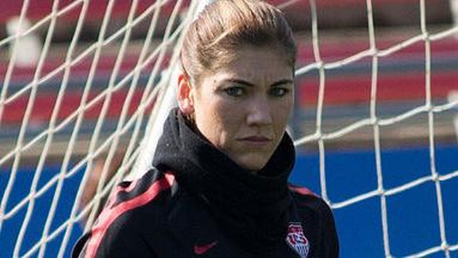 Kiper tim sepak bola wanita Amerika Serikat dilarang bertanding selama 30 hari karena berbuat onar selama berada di kamp pelatihan.