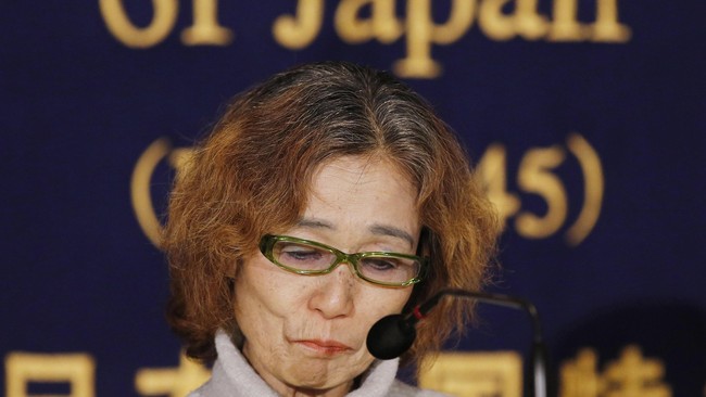 Ibu Kenji Goto, jurnalis lepas yang disandera ISIS, memohon ISIS untuk melepaskan anaknya beserta satu sandera lain.