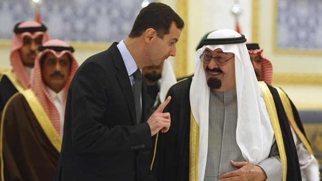 Menteri Luar Negeri Perancis Laurent Fabius mengatakan Presiden Suriah Bashar al-Assad tidak bisa tetap berperan dalam solusi transisi politik.