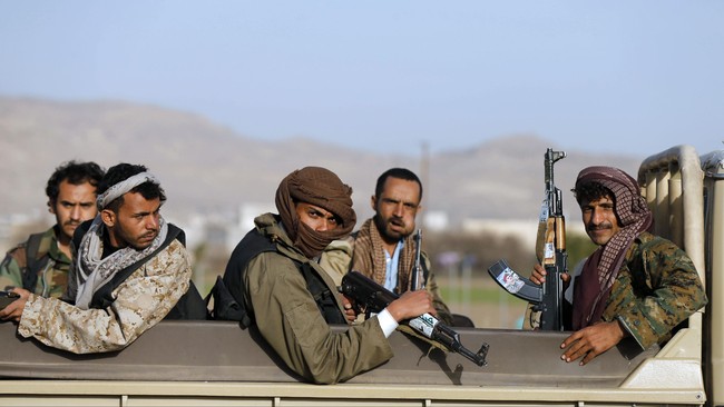 Kelompok pemberontak Houthi merebut bandar udara di Kota Taiz, Yaman. Dengan pengambilalihan ini, Houthi dianggap semakin mengancam kestabilan negara.