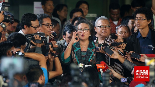 Tim kuasa hukum Bambang Widjojanto mengaku dipersulit untuk menemui klien mereka. Penyidik sempat bersikeras merekam isi pembicaraan kuasa hukum dan Bambang.