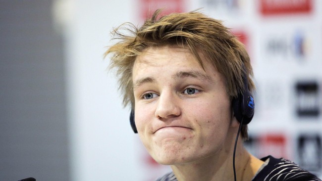 Bayern Munich tak mau melepaskan keinginan untuk merekrut bintang muda Norwegia yang sempat membuat gempar Eropa musim lalu, Martin Odegaard.