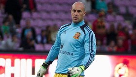 Kebiasaan Rumit Pepe Reina Sebelum Pertandingan