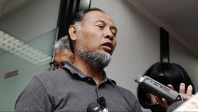 Di Depan Sebuah Butik, Bambang Widjojanto Ditangkap Polisi