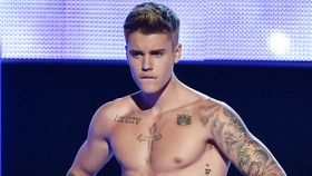 Justin Bieber Kenang Selena Gomez di Album Baru