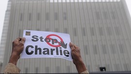 4 Pria Pakistan Ditahan Atas Serangan di Kantor Charlie Hebdo