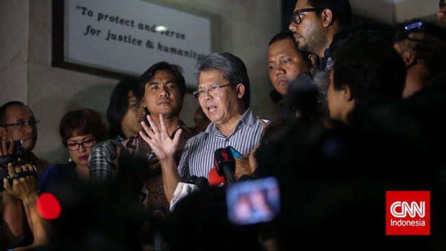 Sidang perdana gugatan dua anggota Bali Nine atas penolakan grasi Presiden Jokowi mulai digelar di Pengadilan Tata Usaha Negara hari ini.