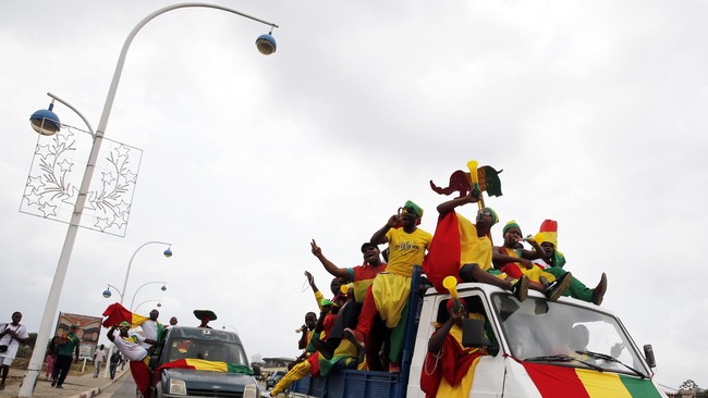 Warna-warni Ekspresi Suporter Bola Afrika