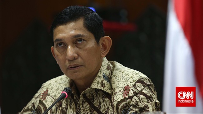 Wakil Ketua MKD, berdasarkan pengecekan silang staf ahli, curiga ada suara orang keempat selain Maroef, Setya, dan Riza. Maroef membantah ada orang keempat.