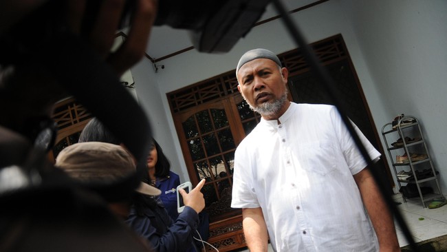 Bambang Widjojanto hari ini datang ke lembaga antirasuah tersebut untuk mengurus prosedur non aktif tugas sebagai komisioner.