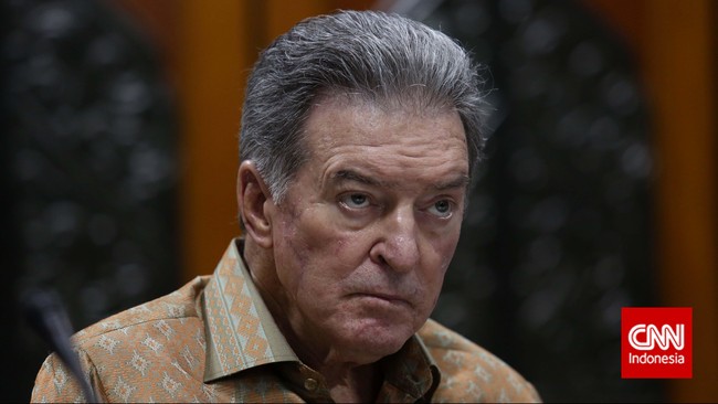 Jim Moffett, salah satu pendiri Freeport McMorans Inc, meninggal dunia karena covid-19. Ia meninggal di rumahnya di Austin, Texas, Jumat (8/1).