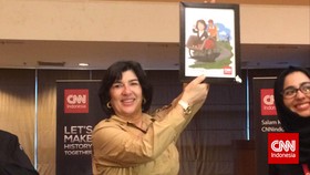 Christiane Amanpour Girang 'Naik Becak'