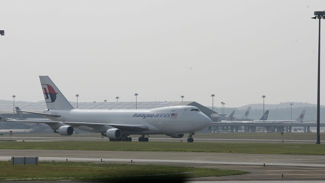 Sehari sebelum genap setahun MH370 hilang pada 7 Maret mendatang, Malaysia akan merilis temuan dan laporan sementara terkait hilangnya pesawat nahas itu.