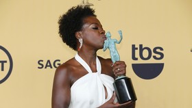 Ekspresi Bahagia Para Juara Screen Actors Guild Awards