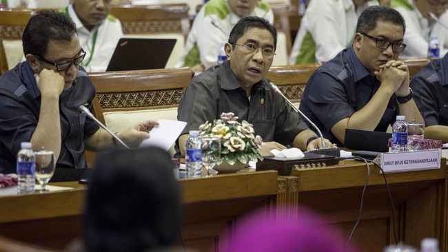 Pertemuan ini untuk mencari kemungkinan solusi dari penolakan atas kebijakan baru pencairan Jaminan Hari Tua