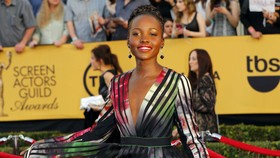 Jared Leto Tak Bisa Lepaskan Pandangan dari Lupita Nyong'o