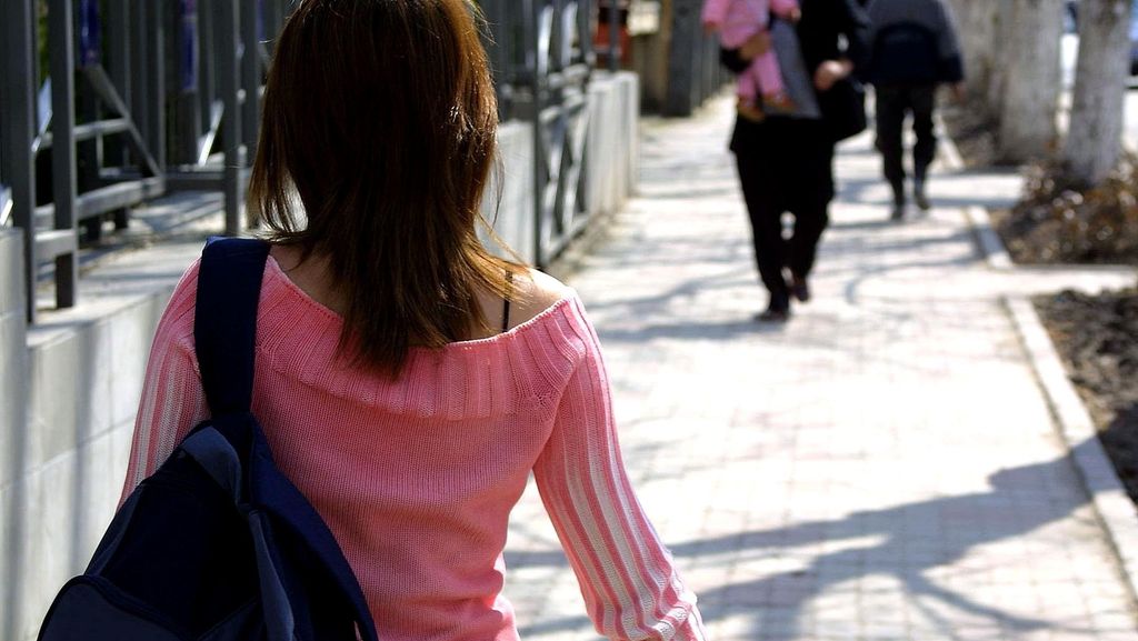 11 Ciri Orang yang Tak Punya Teman Dekat, Kamu Termasuk?