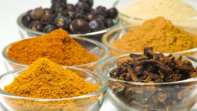 Kekayaan rempah bisa menjadi gerbang pengenalan kuliner Indonesia. Strategi ini diusung chef Degan Septoadji di sebuah festival di Prancis.