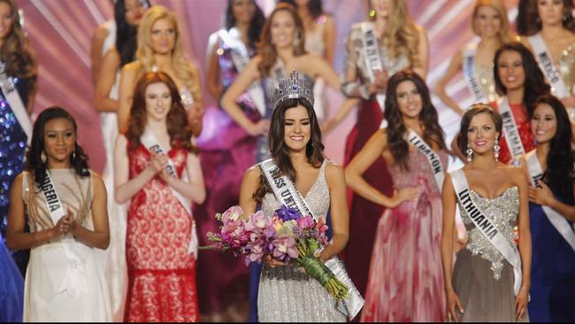 Foto-foto Paulina Vega, Ratu Cantik Sejagat Asal Kolombia