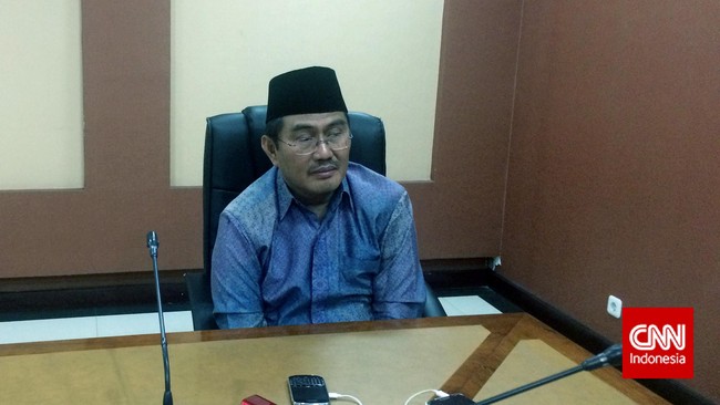 Penyelesaian konflik atau lembaga hukum dapat dilakukan dengan menggunakan hukum tertulis dan etika secara berimbang.