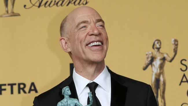 Demi memerankan James Gordon di Justice League, JK Simmons menyewa pelatih pribadi di sasana kebugaran.