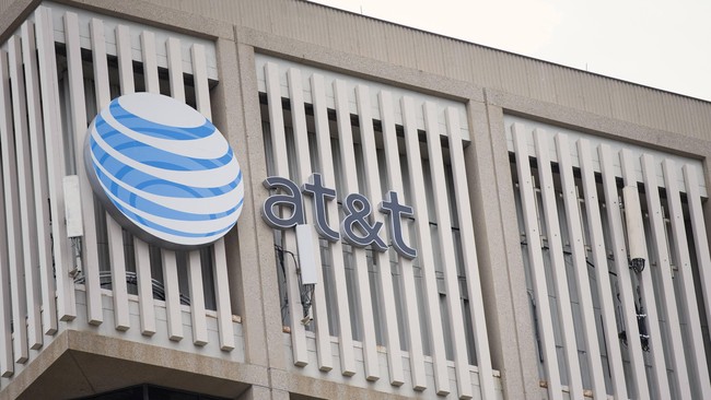 AT&T sepakati transaksi akuisisi Time Warner Inc. pada Sabtu (22/10) dengan mahar US$85,4 miliar atau sekitar Rp1.100 triliun.