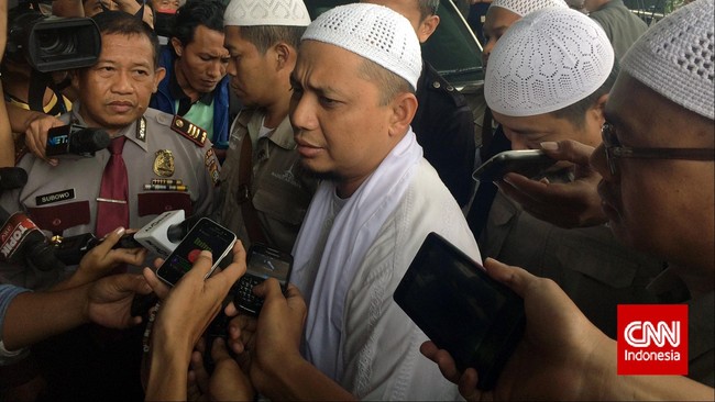 Satu kompi Brimob Polda Jawa Barat ini dikerahkan untuk membantu Polres Bogor mengamankan Kampung Majelis Az-Zikra di Sentul, Bogor.