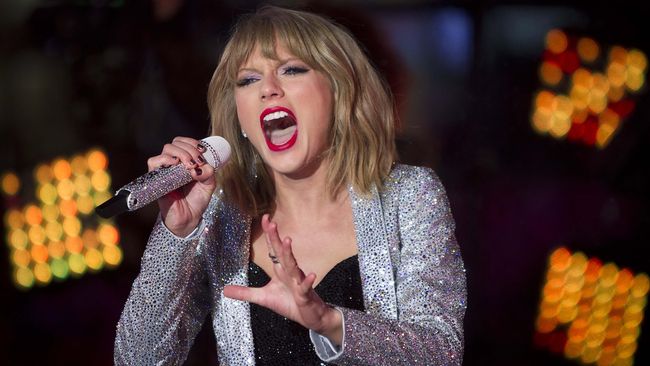 Taylor Swift dihujan protes dari kalangan musisi lantaran mematenkan lirik lagu di album 1989. Salah satunya, protes dari grup band metal progresif Peculate.