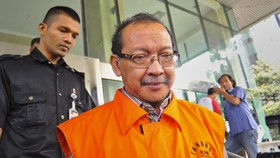Suap Fuad Amin Rp 18,05 miliar, Bambang Dituntut Tiga Tahun